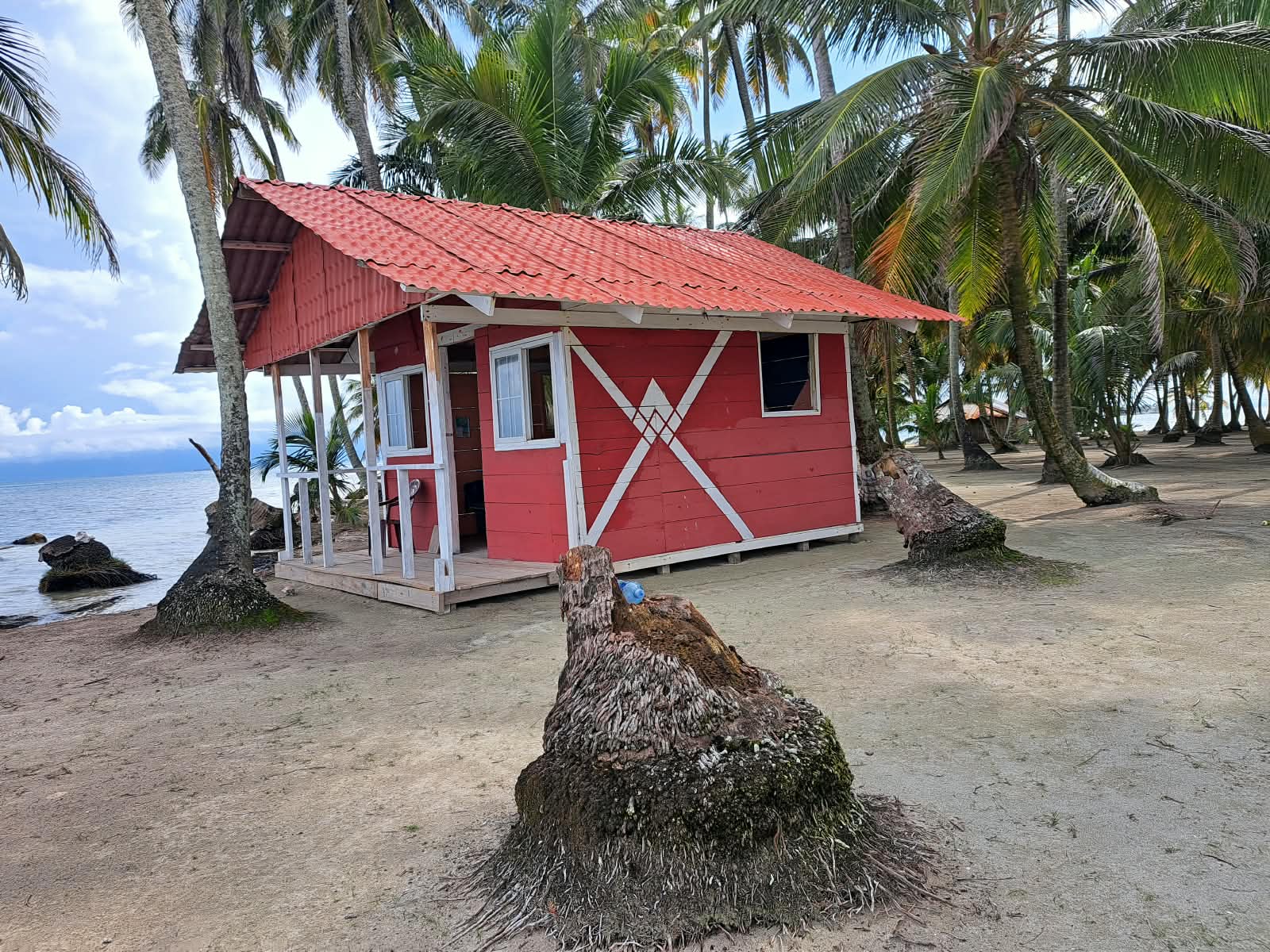 Crystal turquoise water and beach at Yani Island San Blas Guna Yala